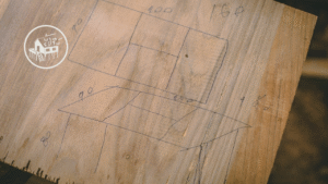 ไม้สักเก่าโบราณ เสน่ห์คุณค่าจากแหล่งกำเนิดไม้สักไทย วิธีสังเกตและดูแลรักษา