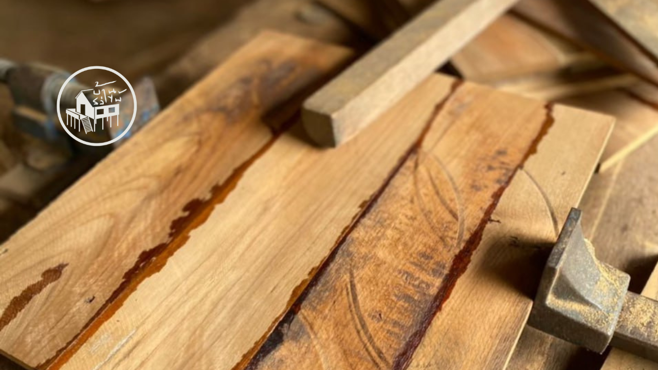 เสน่ห์ของไม้สักเก่ากับภูมิปัญญาช่างไม้ท้องถิ่น: เฟอร์นิเจอร์ไม้สักเก่าลำพูน